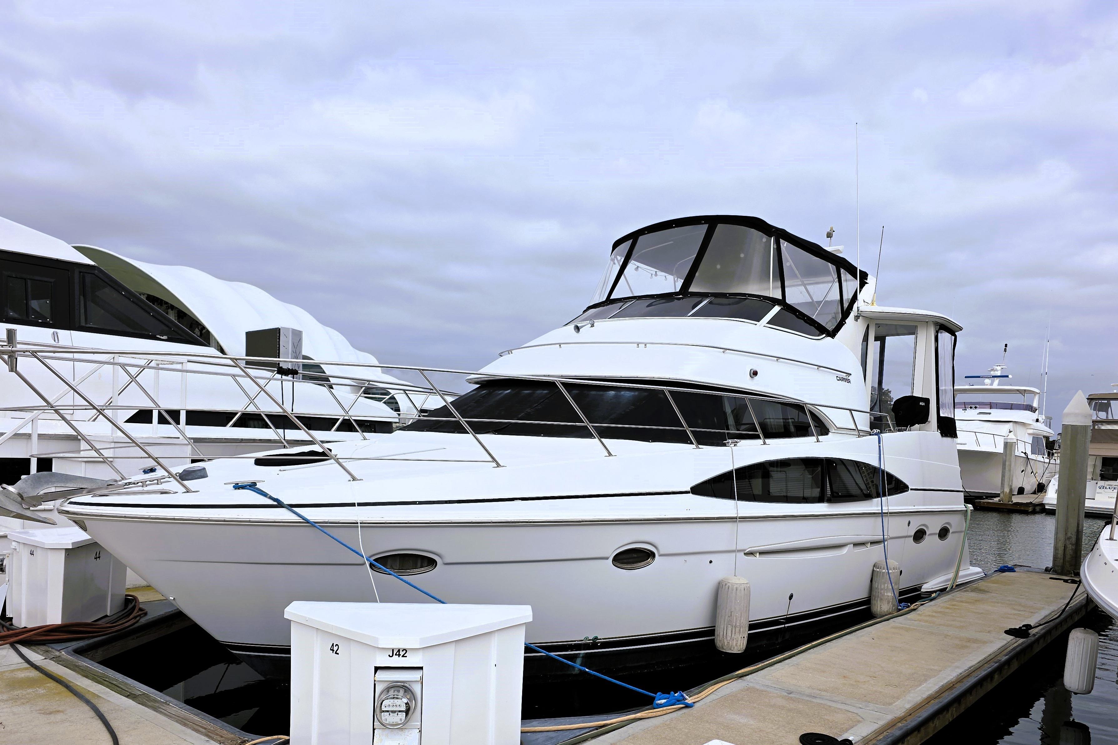 2001 Carver 396 Aft Cabin Motor Yacht