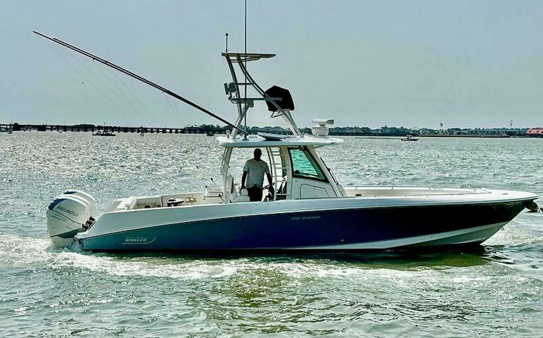 2014 Boston Whaler 350 Outrage - Image 5