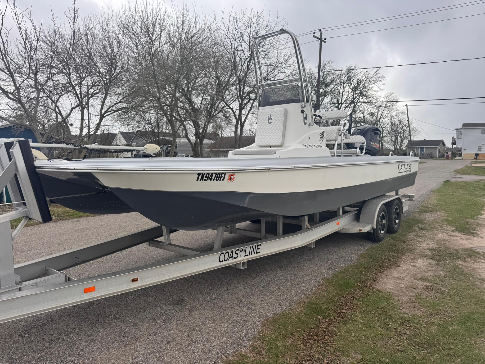 2019 Catalyst 260 Catamaran