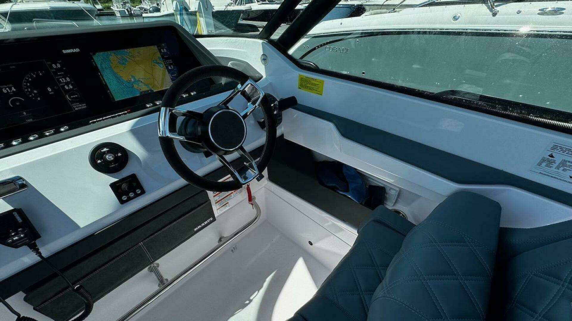 2022 Axopar 28 T-Top - Image 12