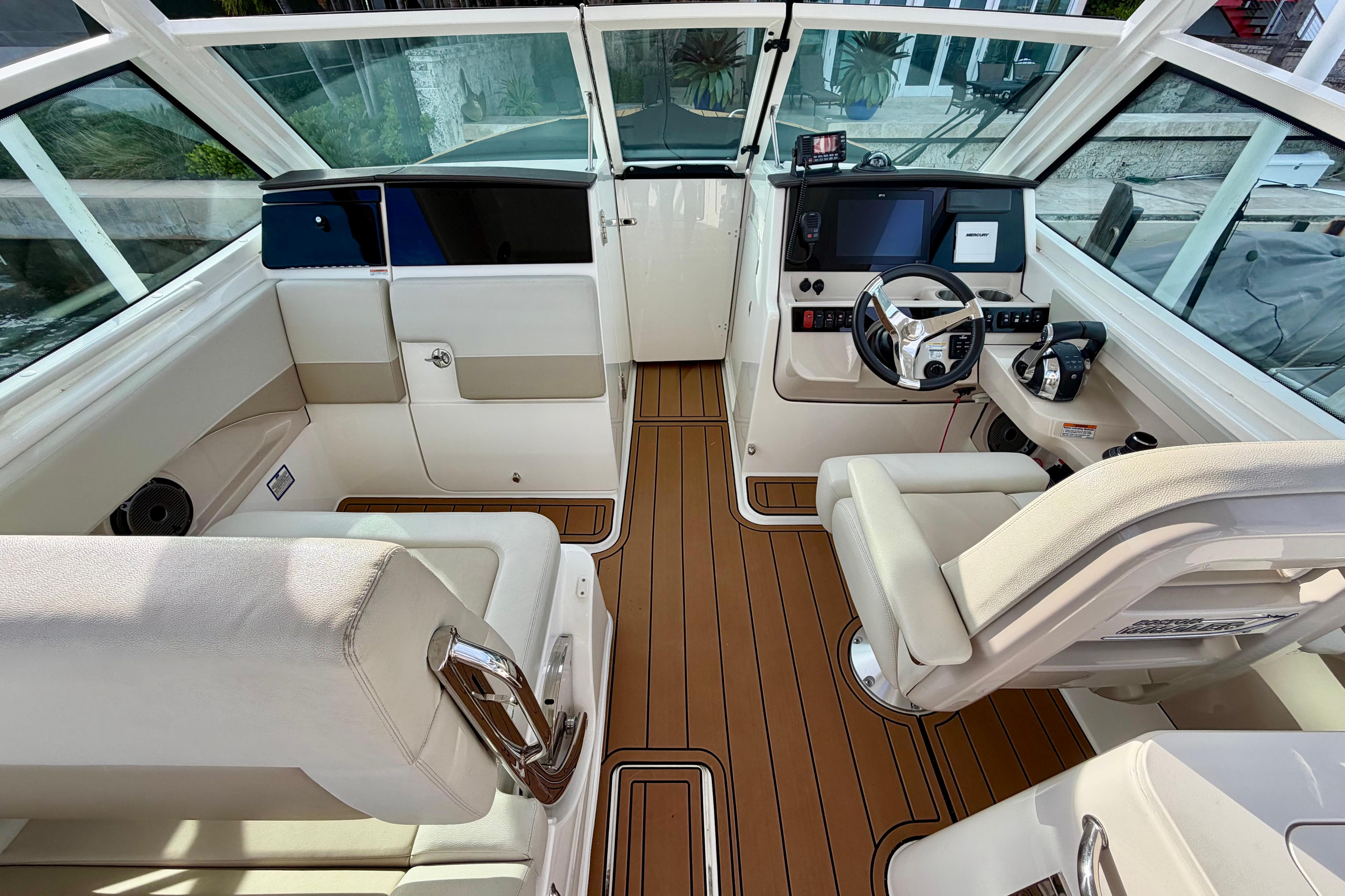 2022 Boston Whaler 280 Vantage boat interior with modern helm and seating.