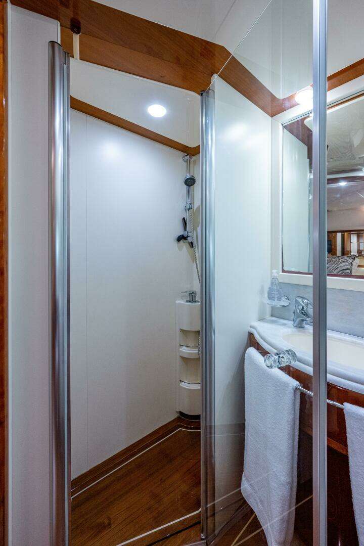2006 Ferretti Yachts 830 - Image 129