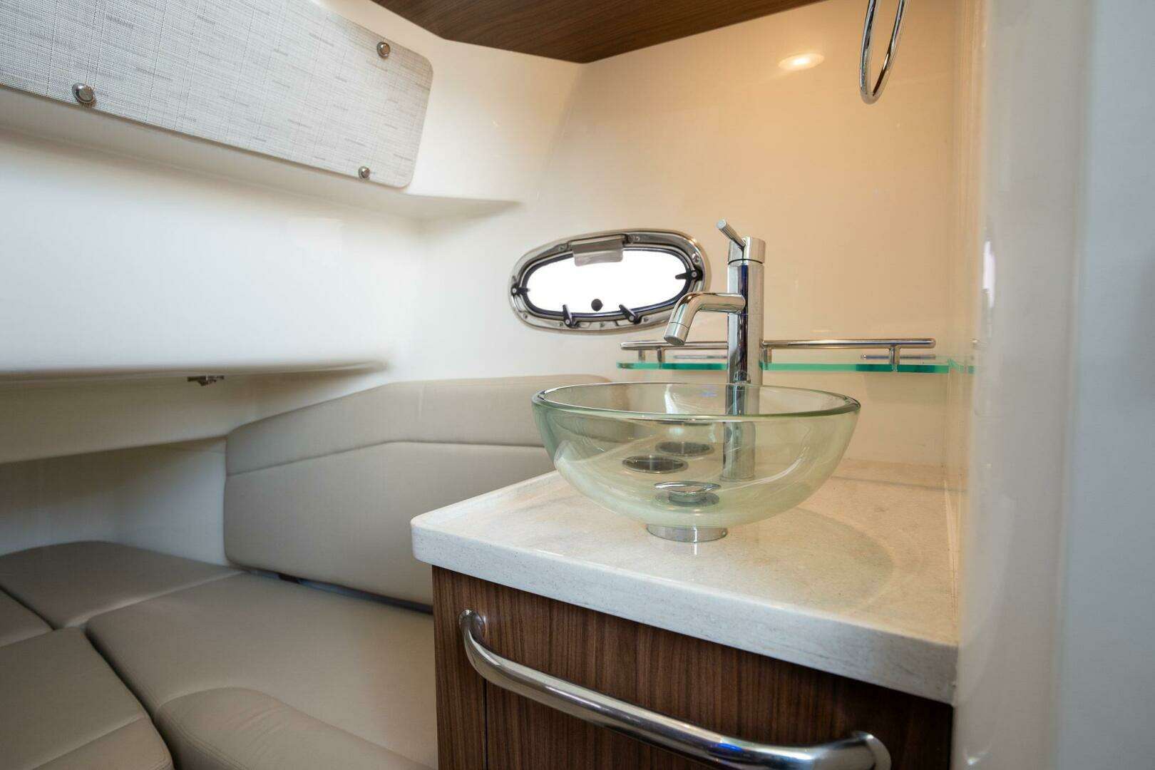 2020 Boston Whaler 380 Outrage Center Console - Image 30