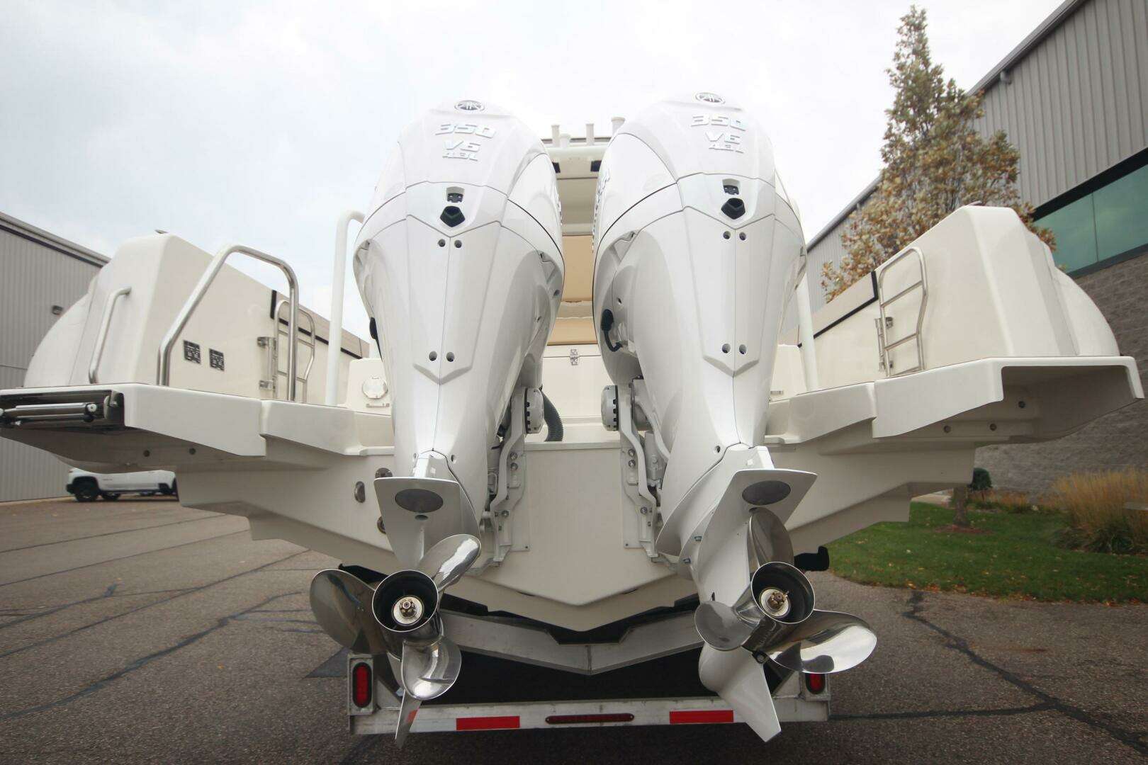 2026 Zodiac X10CC Twin Yamaha 350's w/ Joystick - Image 5