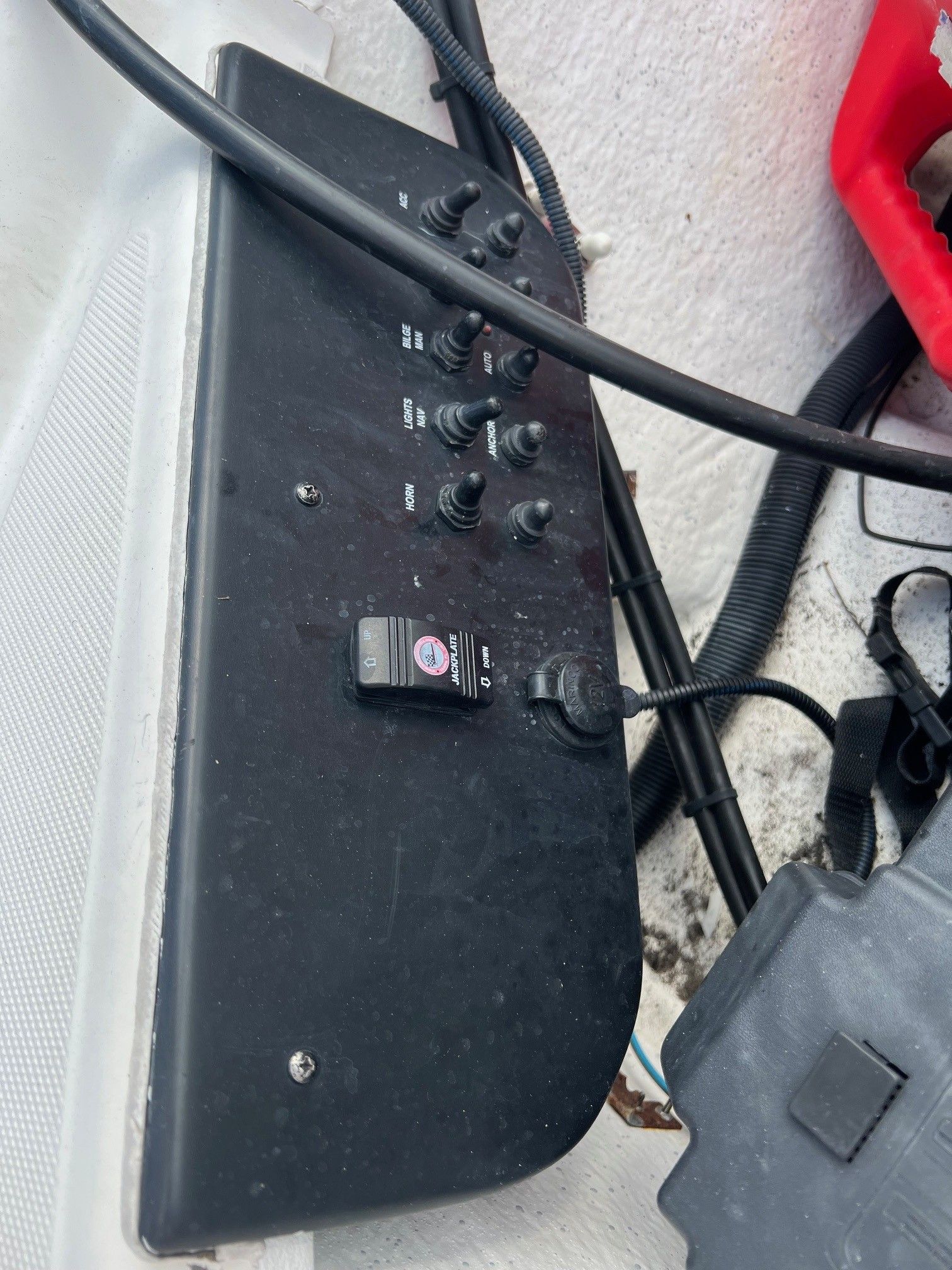 Control panel of a 2007 Carolina Skiff JV15 boat.