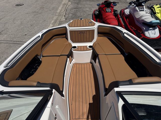 2026 Yamaha Boats 252SD - 10