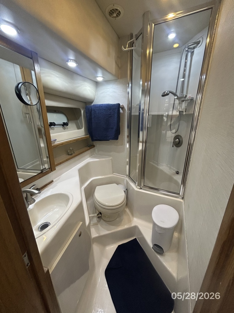 1998 Bayliner 4788 - Image 66