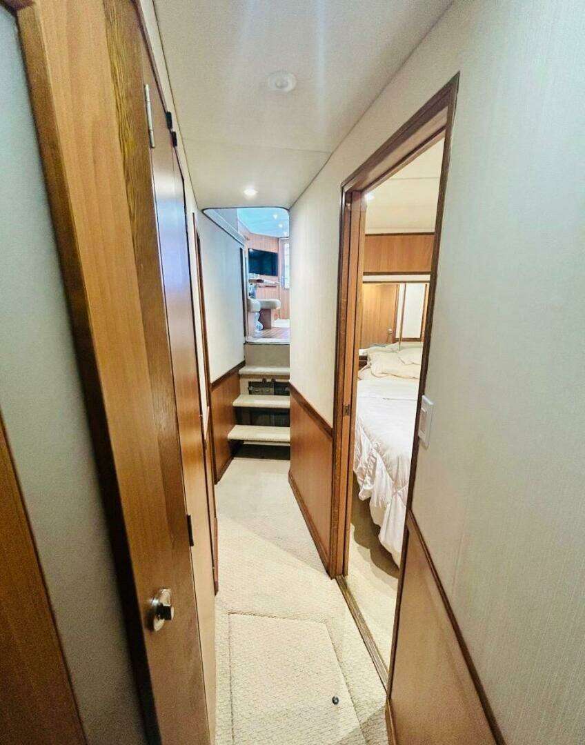 1988 Bertram 54' - Image 29
