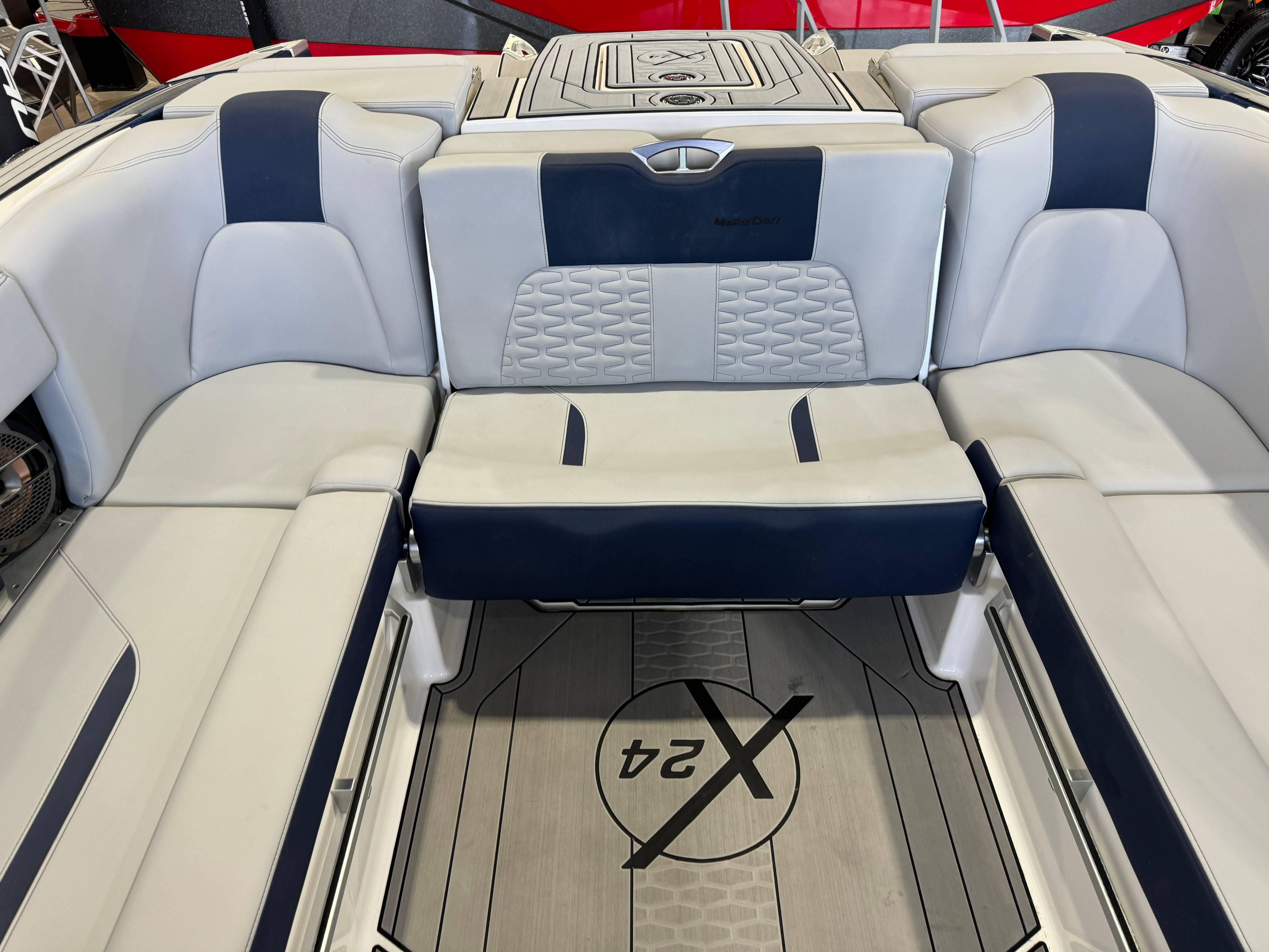 2022 MasterCraft X24 - 28