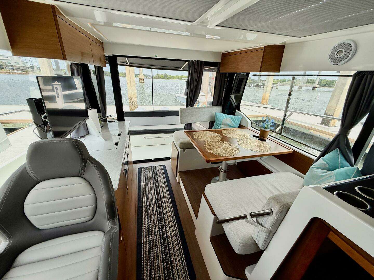 2022 Jeanneau NC 1095 Coupe - Image 13