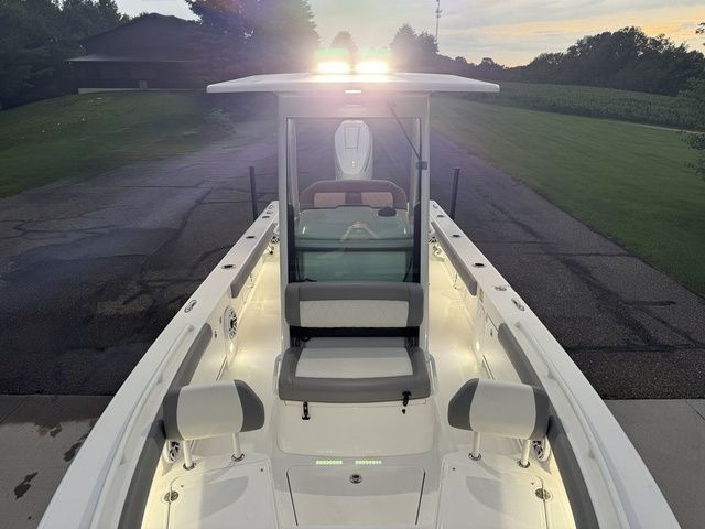 2026 Everglades 253 Center Console - 46