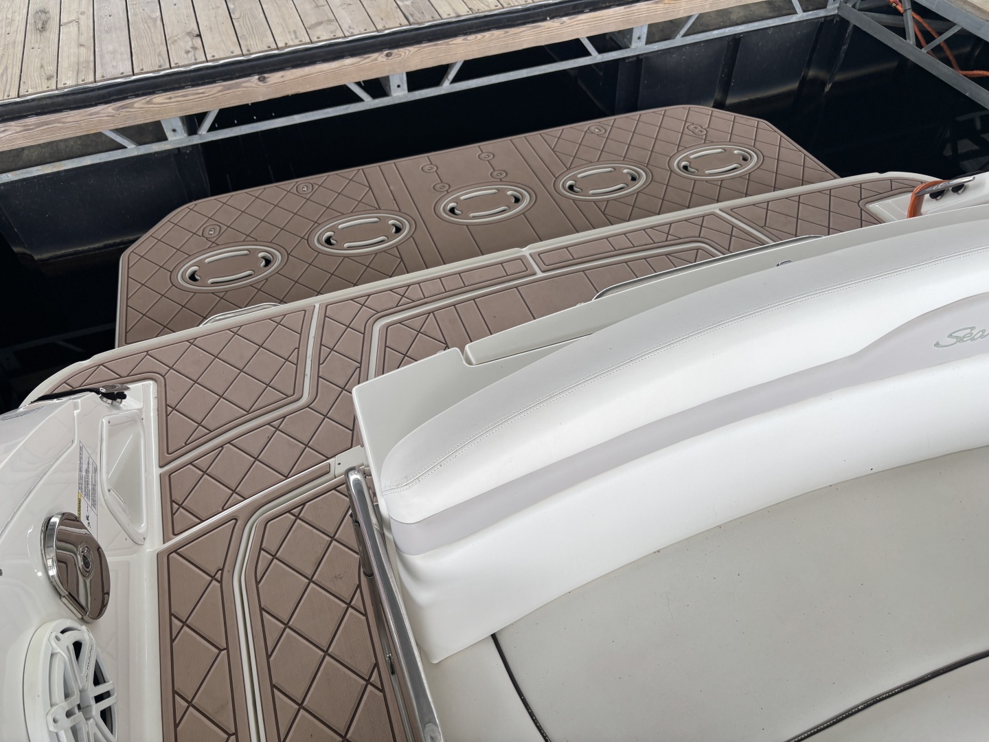 2010 Sea Ray 370 Sundancer - Image 20