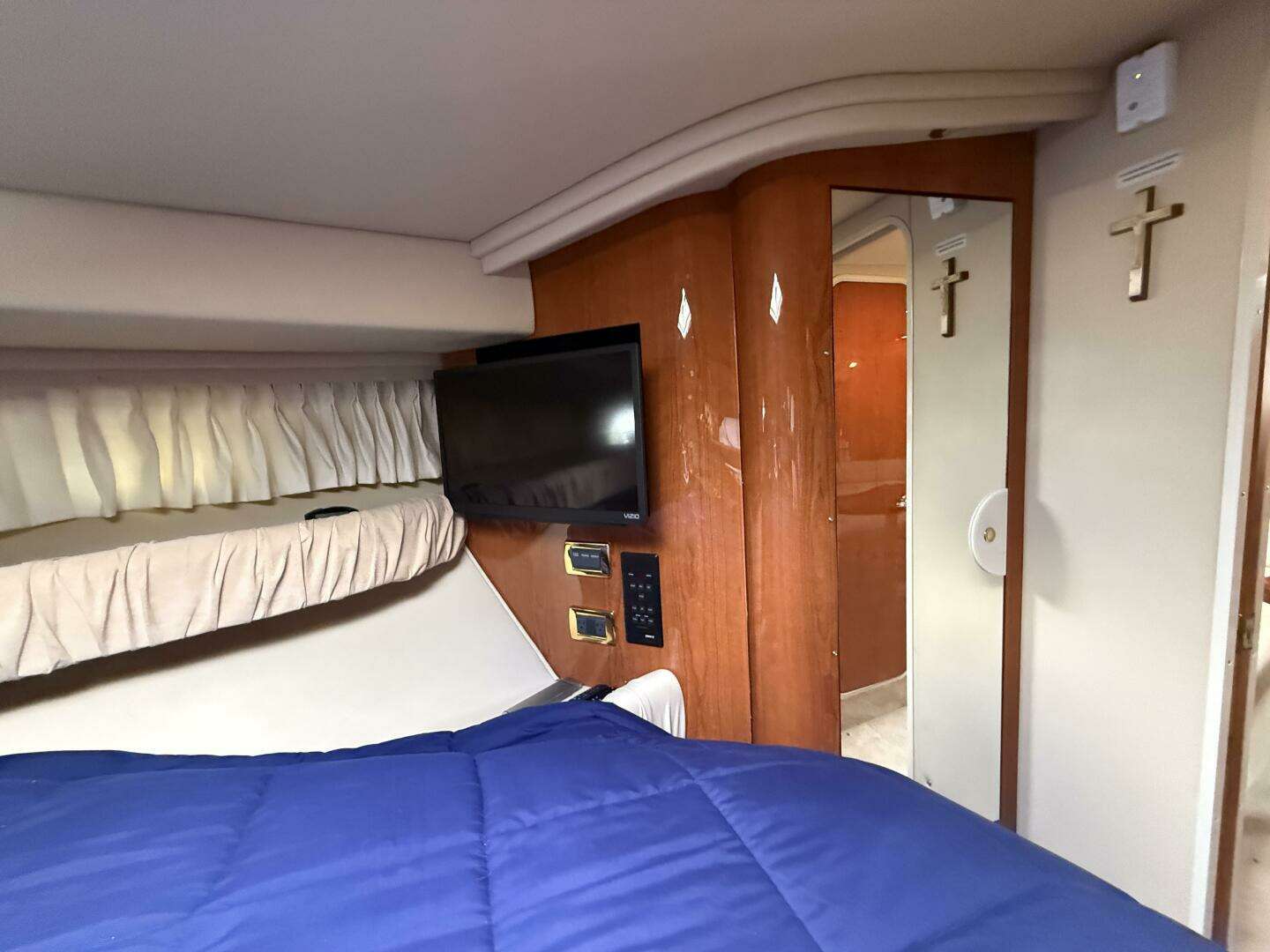 2001 Sea Ray 410 Sundancer - Image 15