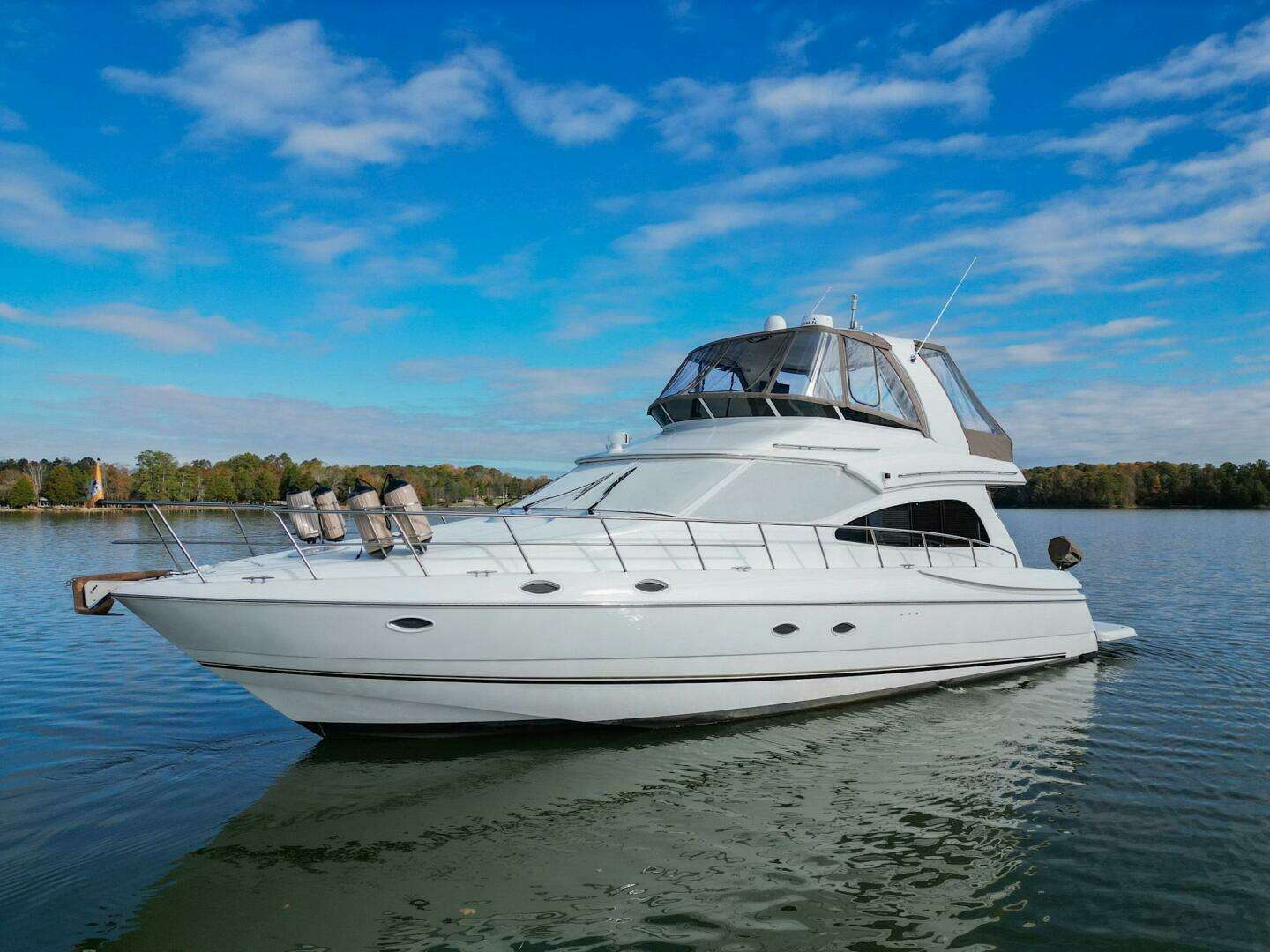 2002 Cruisers Yachts 5000 Sedan Sport - Image 2