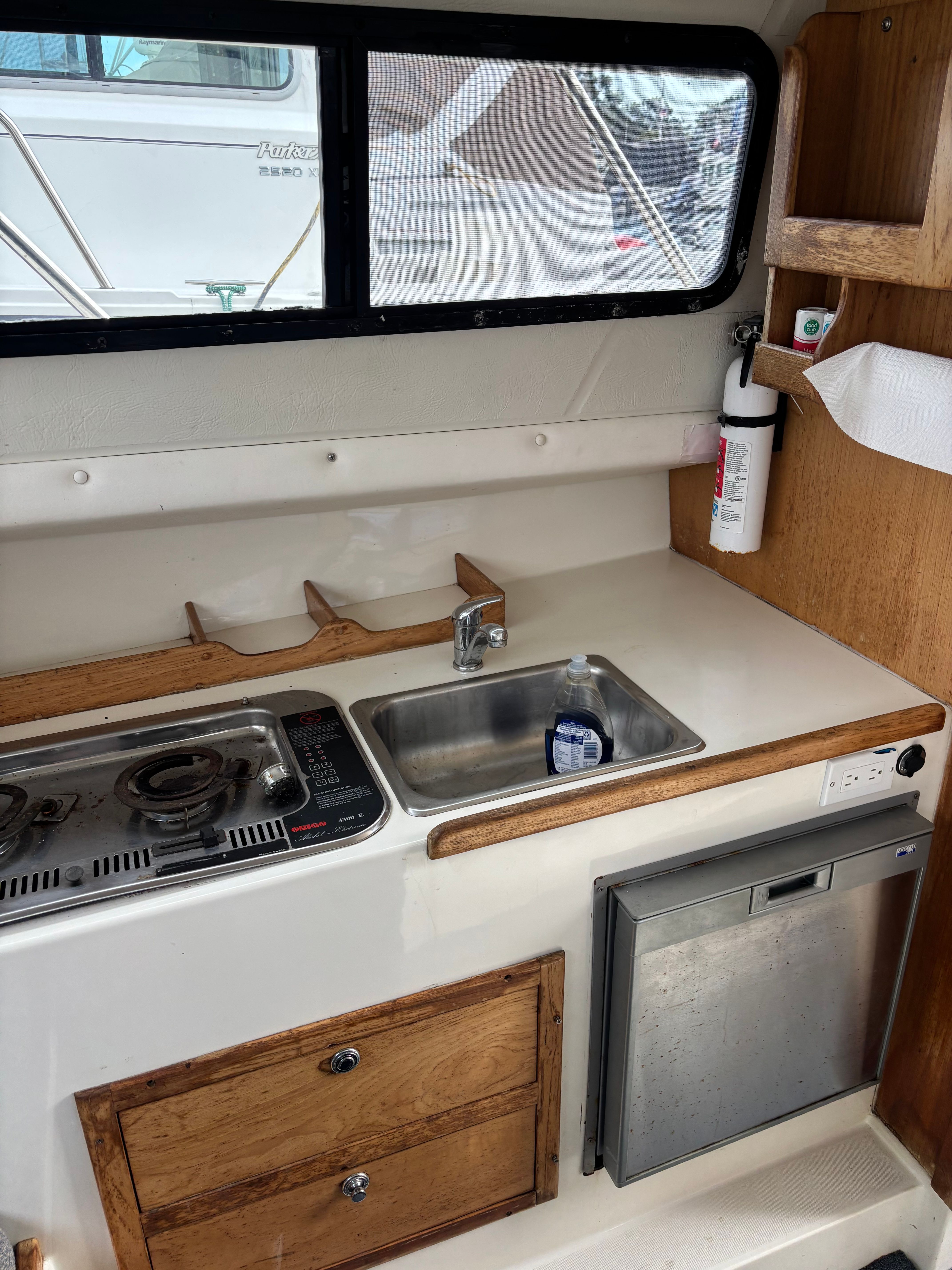 2002 Skipjack 262 Flying Bridge - 7