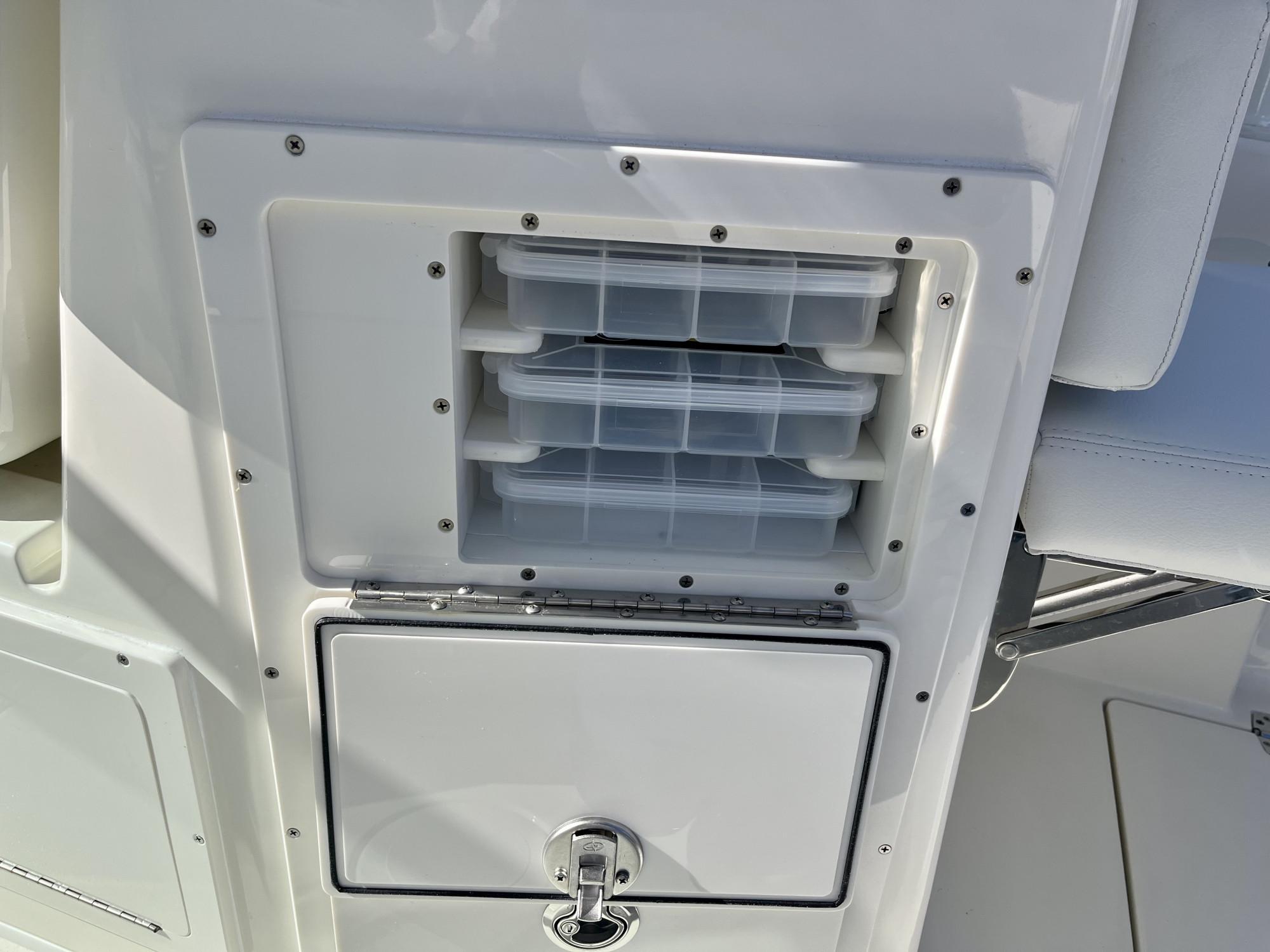 2025 Cobia 240 Dual Console - 13