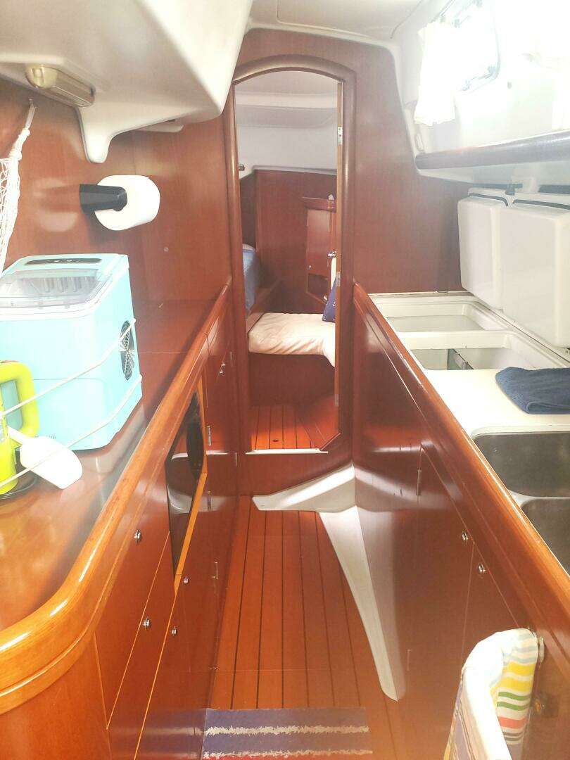 2003 Beneteau Center Cockpit - Image 19