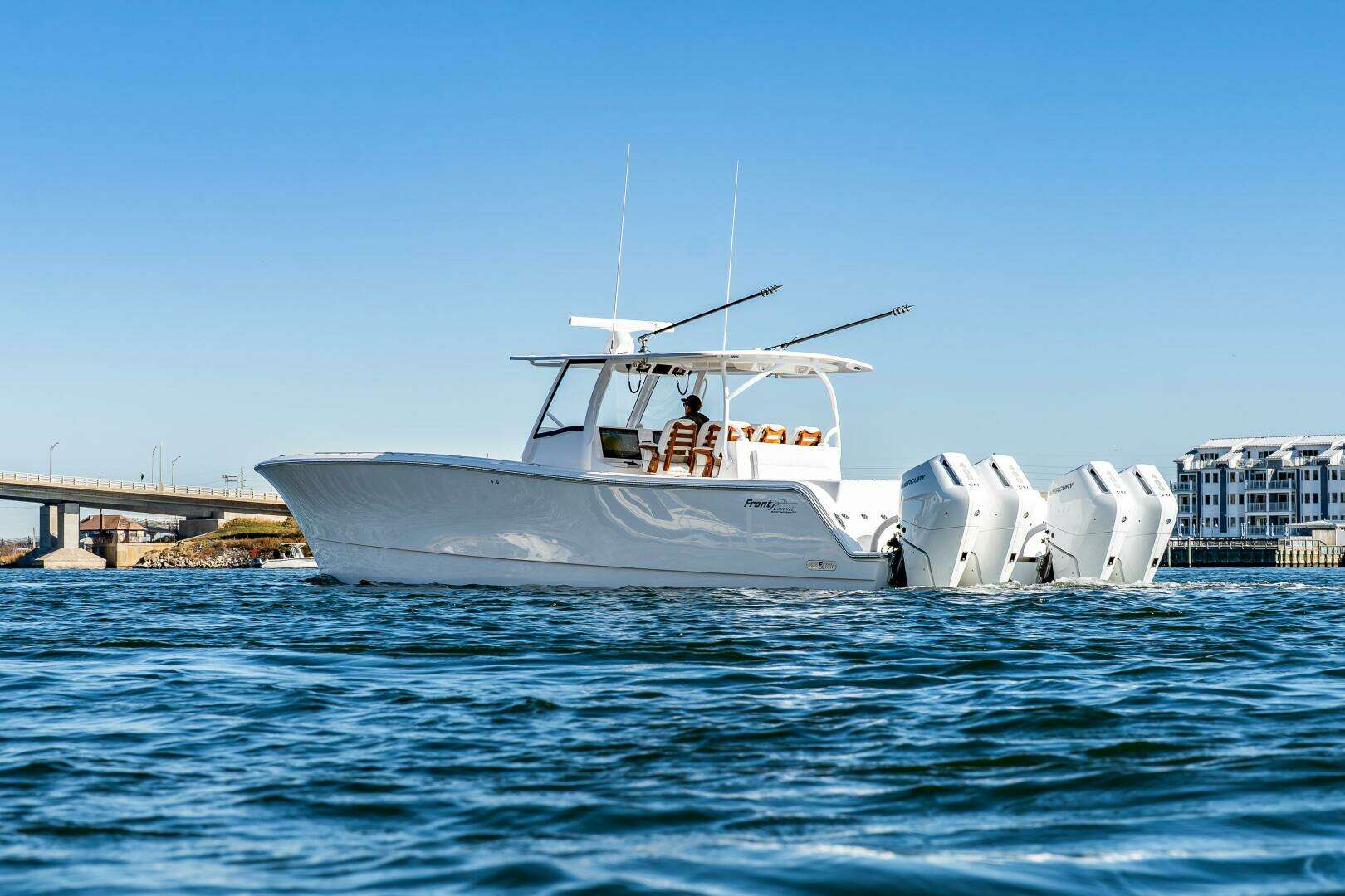 2025 Front Runner 43 Catamaran - Image 7