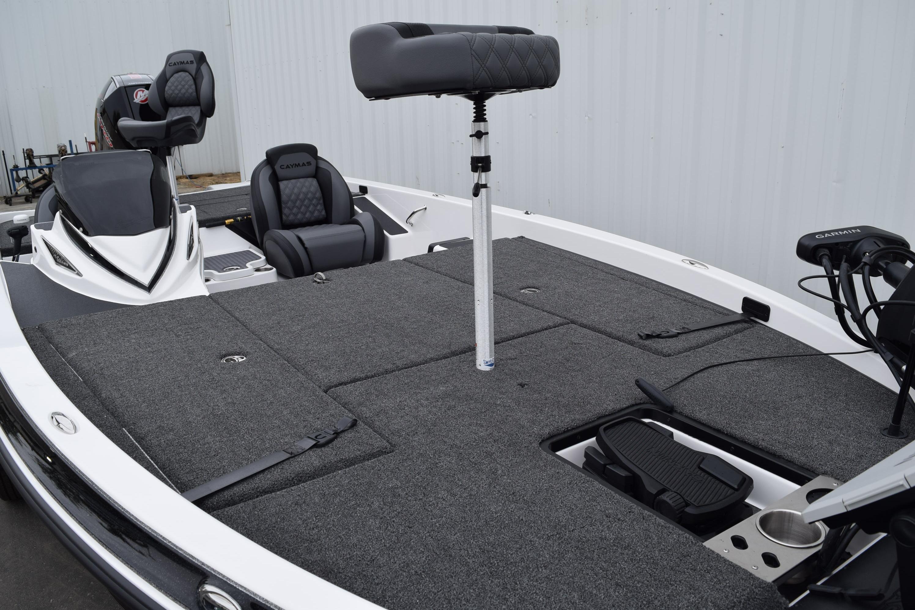 2027 Cayams CX 20 PRo boat with spacious deck and modern seating.