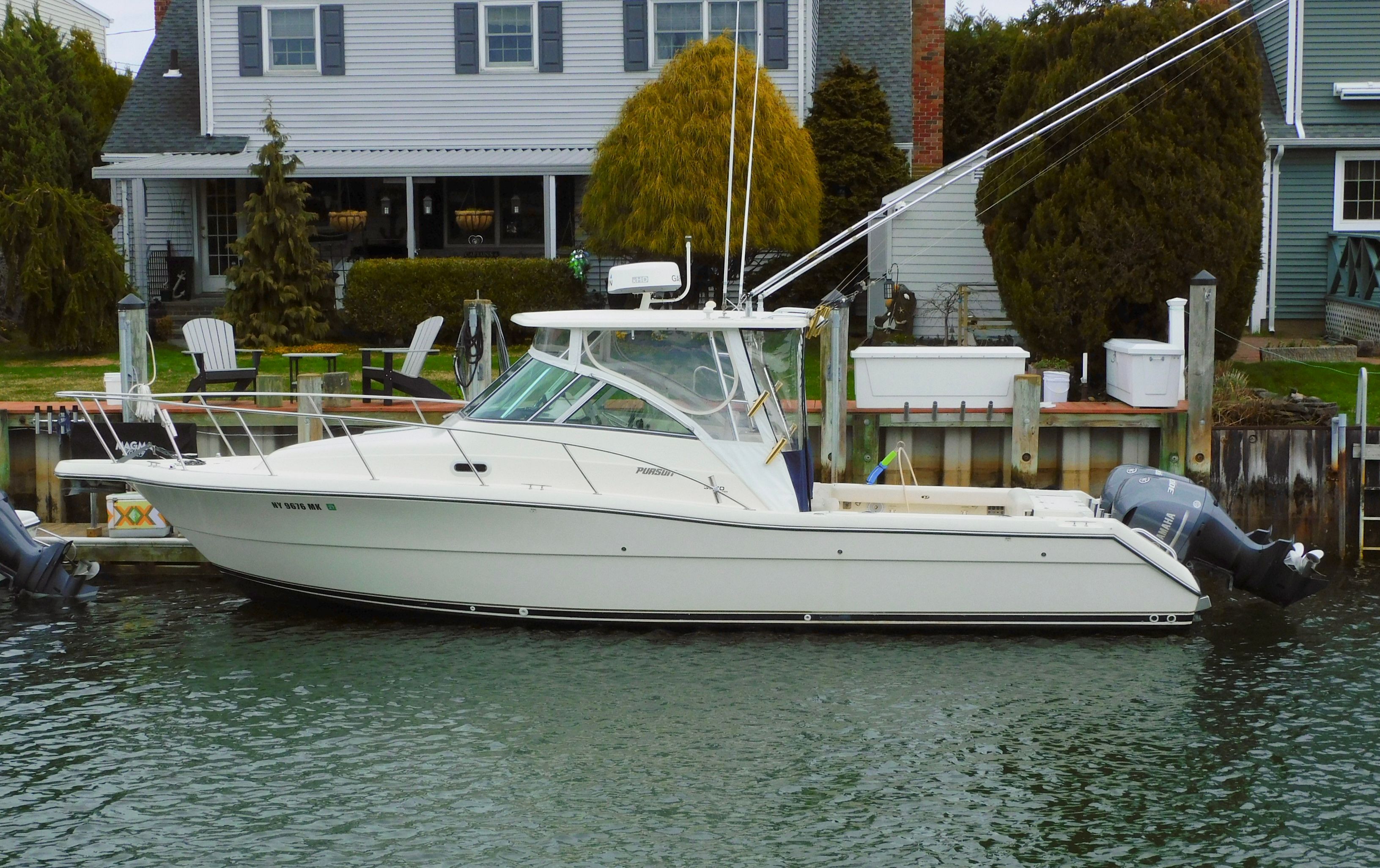 2002 Pursuit 3070 Offshore