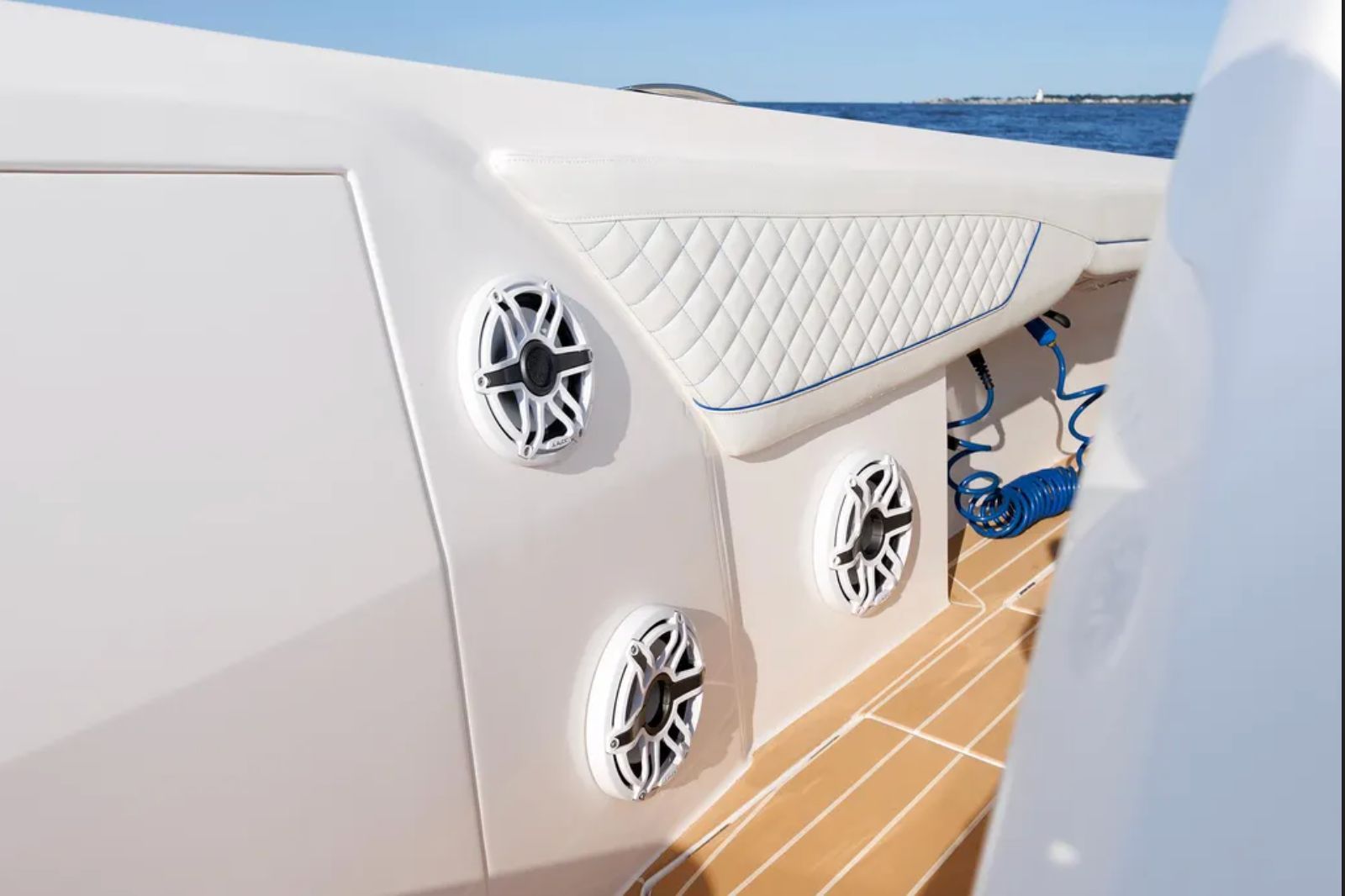 2022 Intrepid 375 Nomad SE - 22