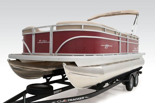 2025 Sun Tracker Party Barge 20 DLX - 10