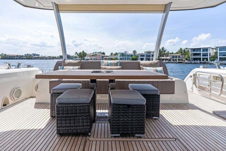 2018 Prestige 680 - Image 33