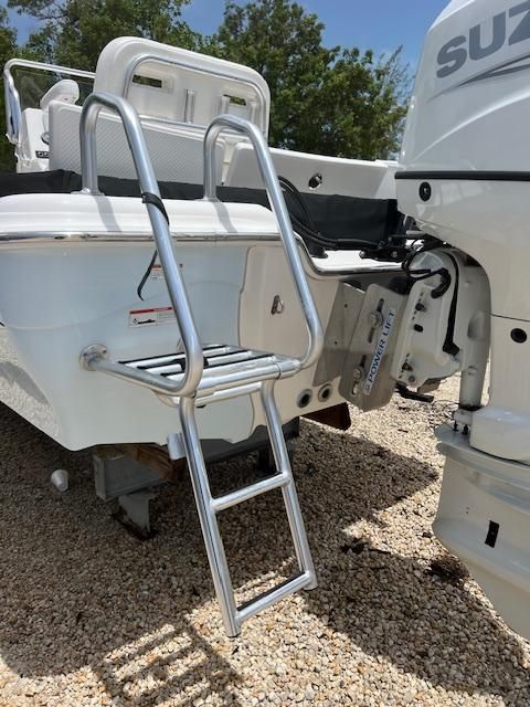 2021 Blue Wave 2200 PureBay boat with Suzuki outboard motor.