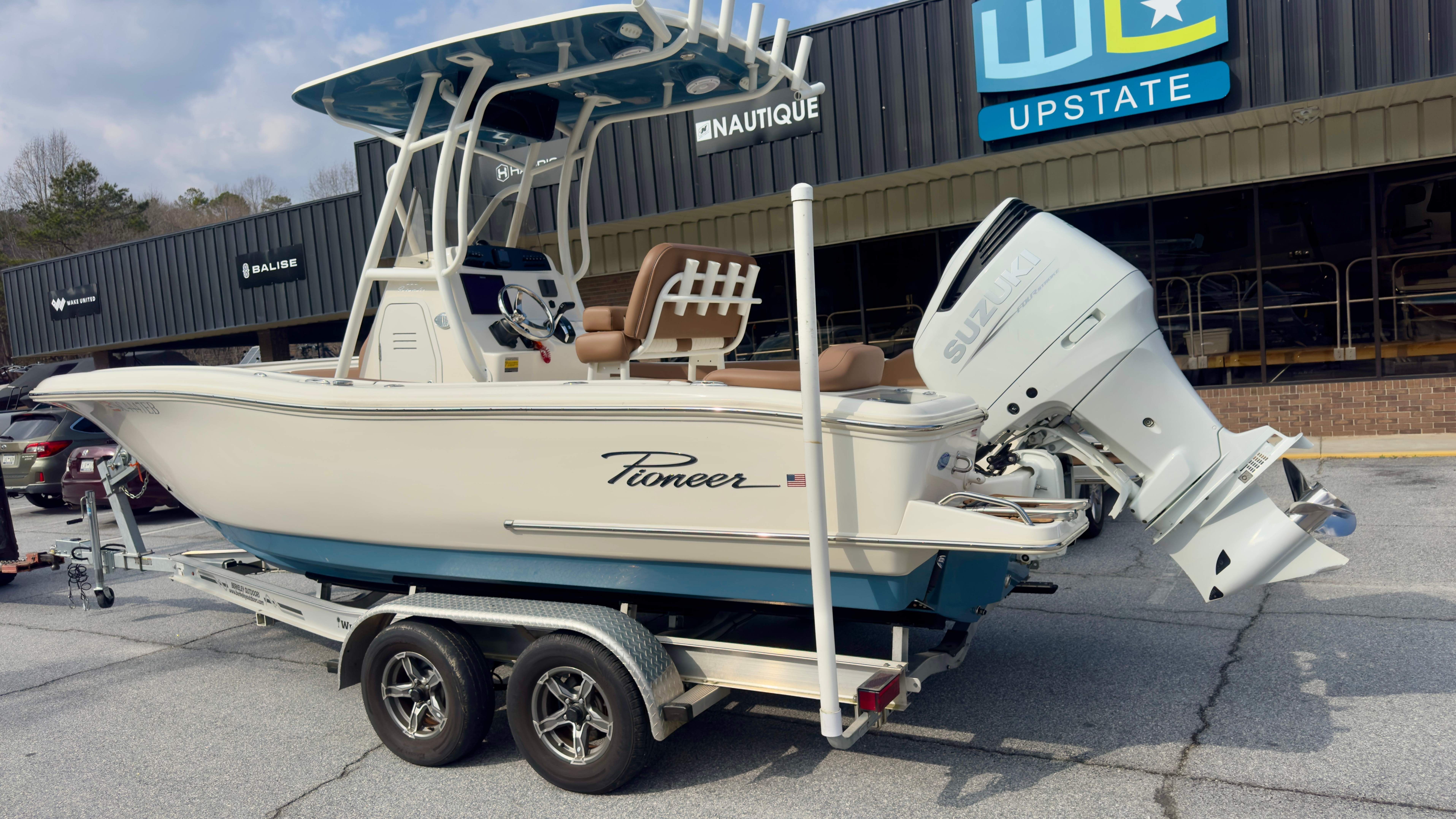 2022 Pioneer 222 Islander - 2