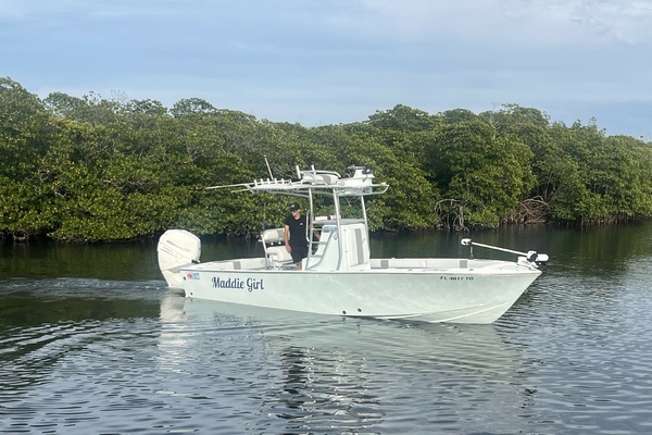 2022 Latitude Tournament Boats 25 Center Console