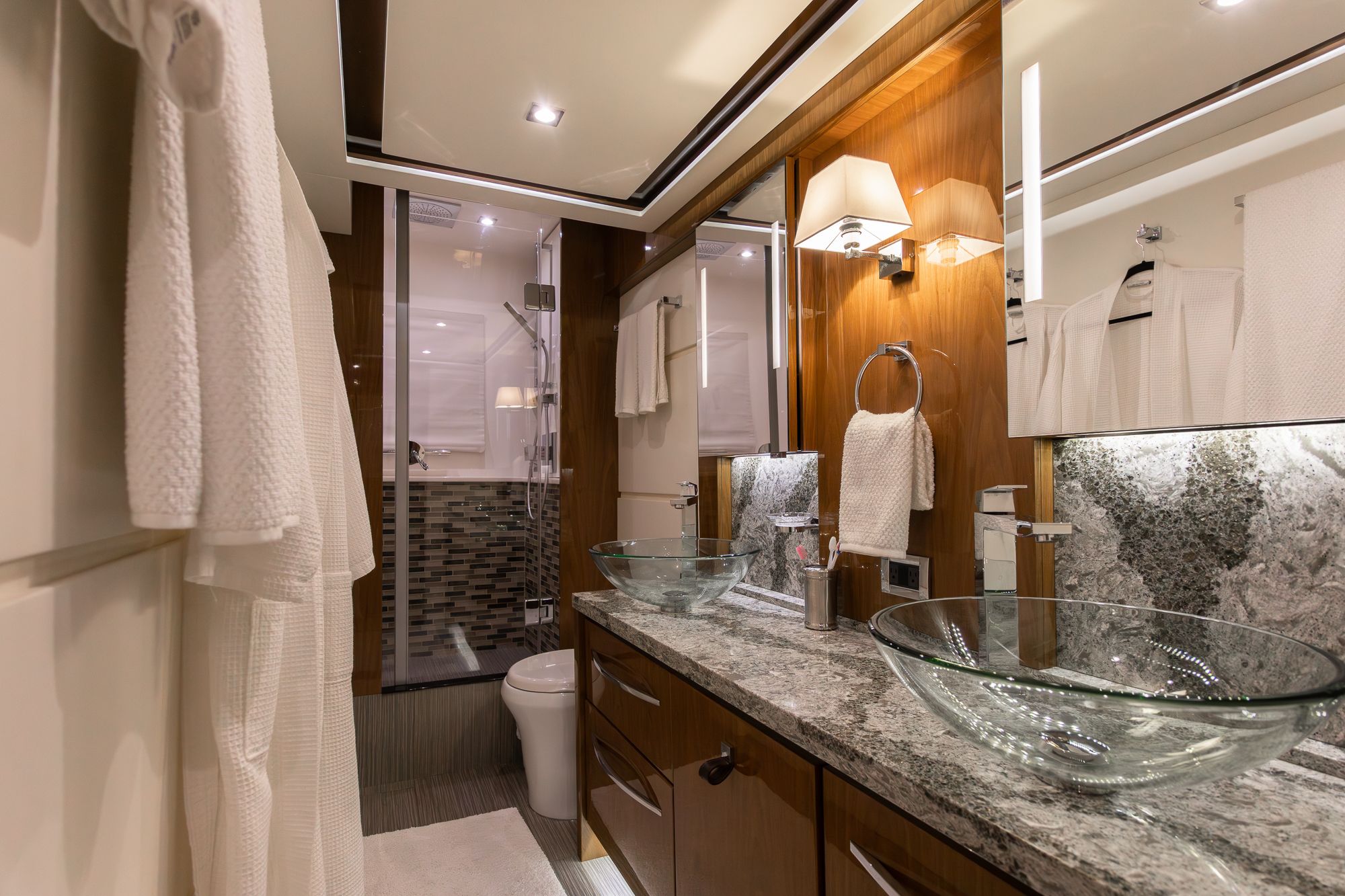 2018 Sea Ray L 650 FLY - 53