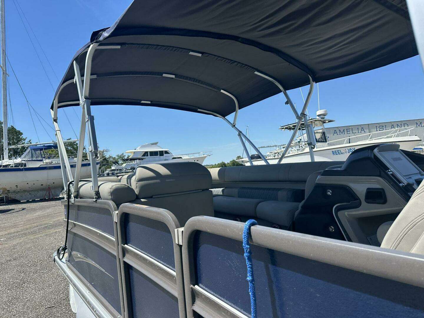 2023 Premier 250 INTRIGUE RL - Image 21