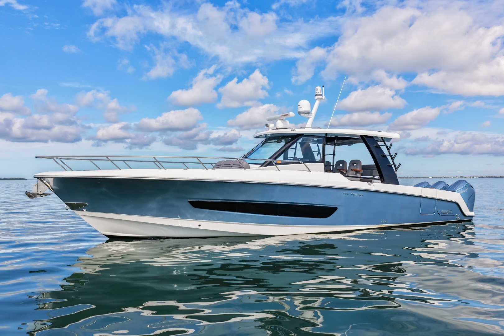 2023 Boston Whaler — - Image 3