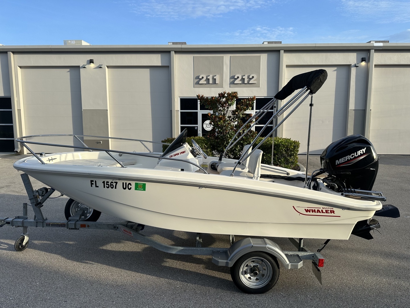 2025 Boston Whaler 130 Super Sport - Image 3
