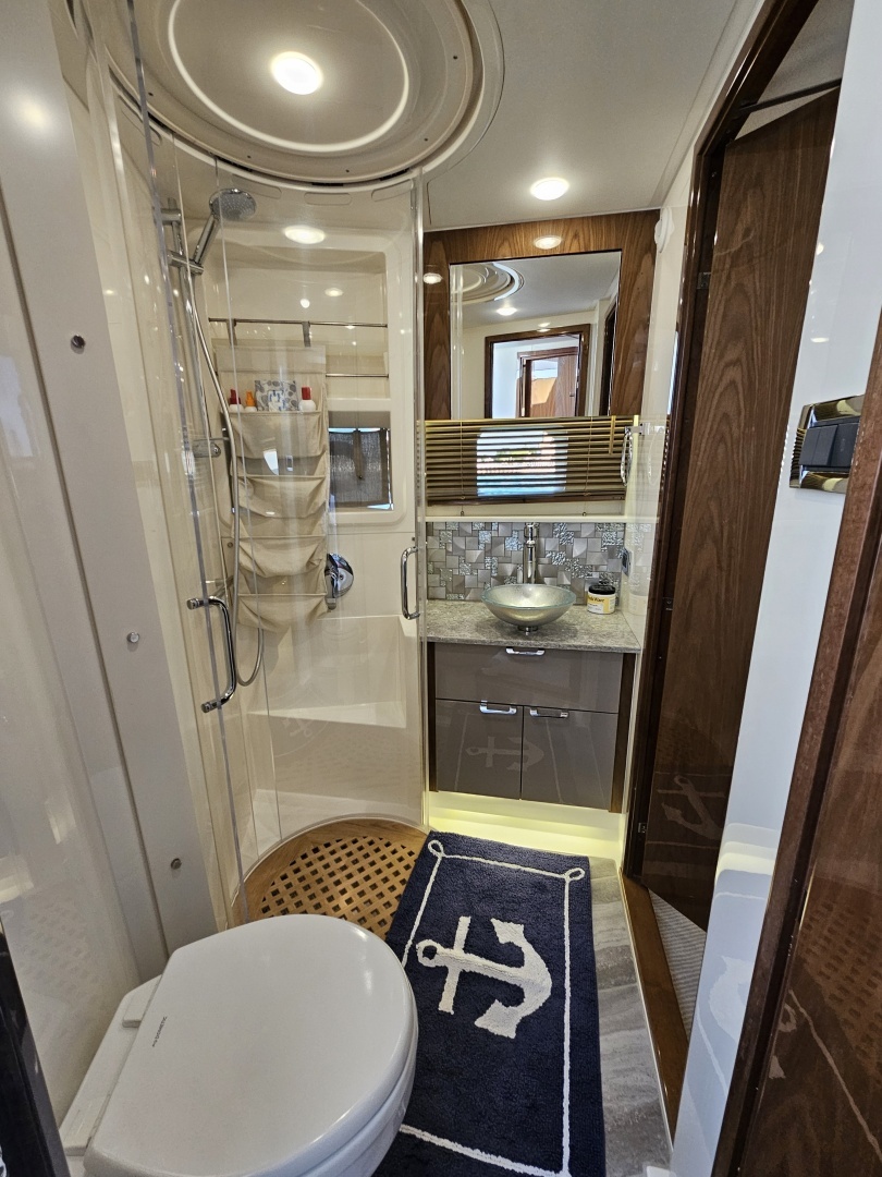 2019 Sea Ray 520 Sundancer - Image 40