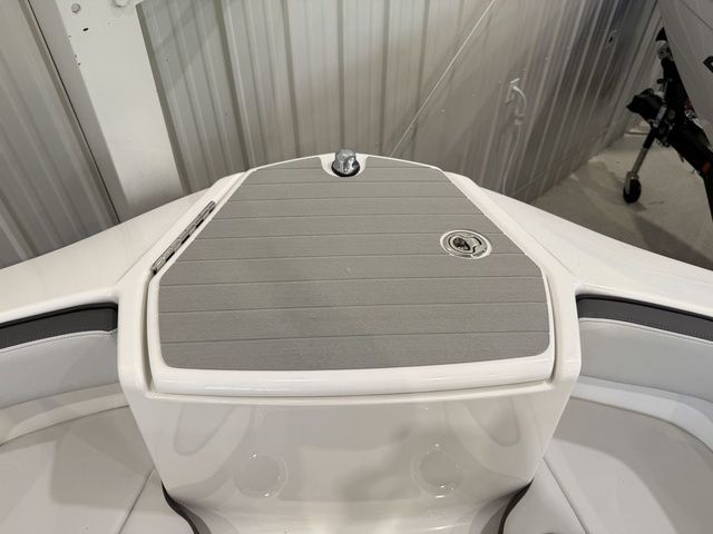 2025 Yamaha Boats AR250 - 31