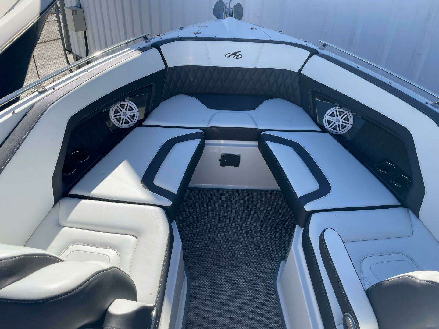 2019 Monterey 328SS - Image 49