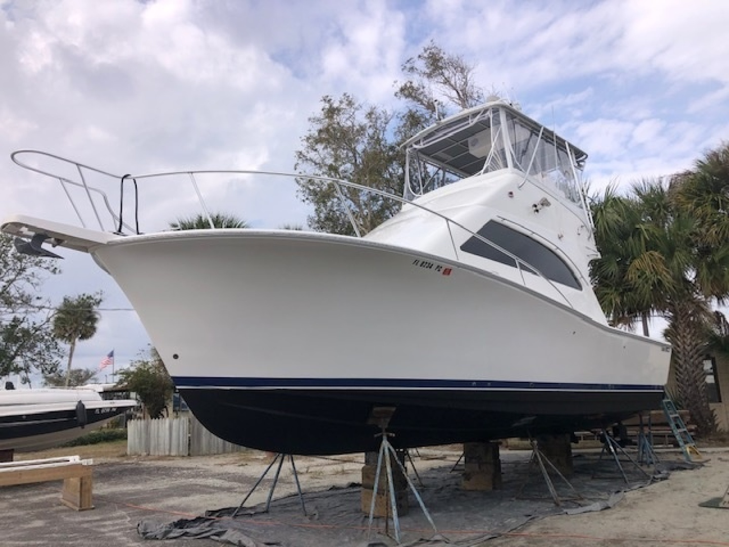 2005 Luhrs Convertible - Image 60