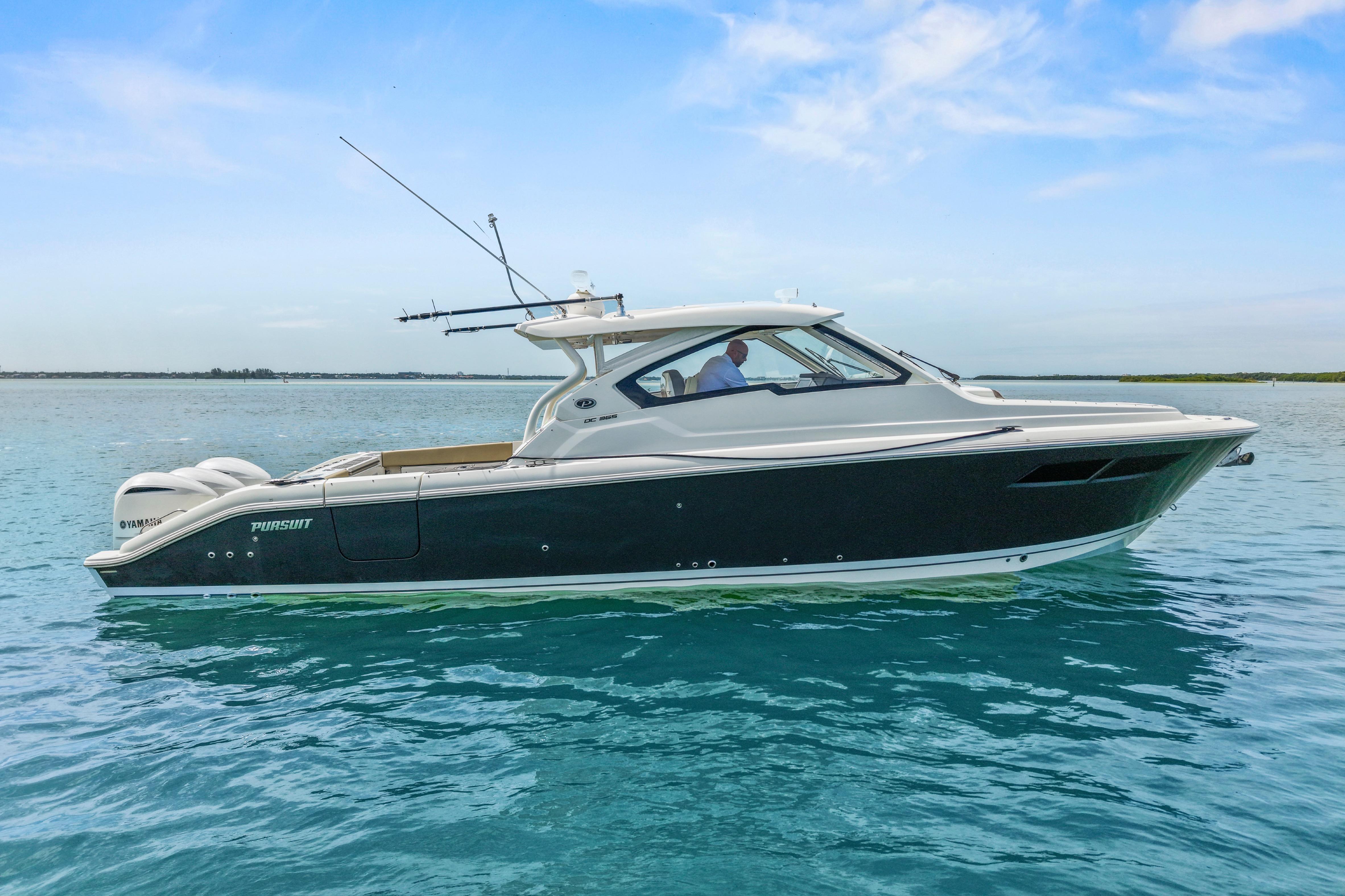 2021 Pursuit DC 365 Dual Console