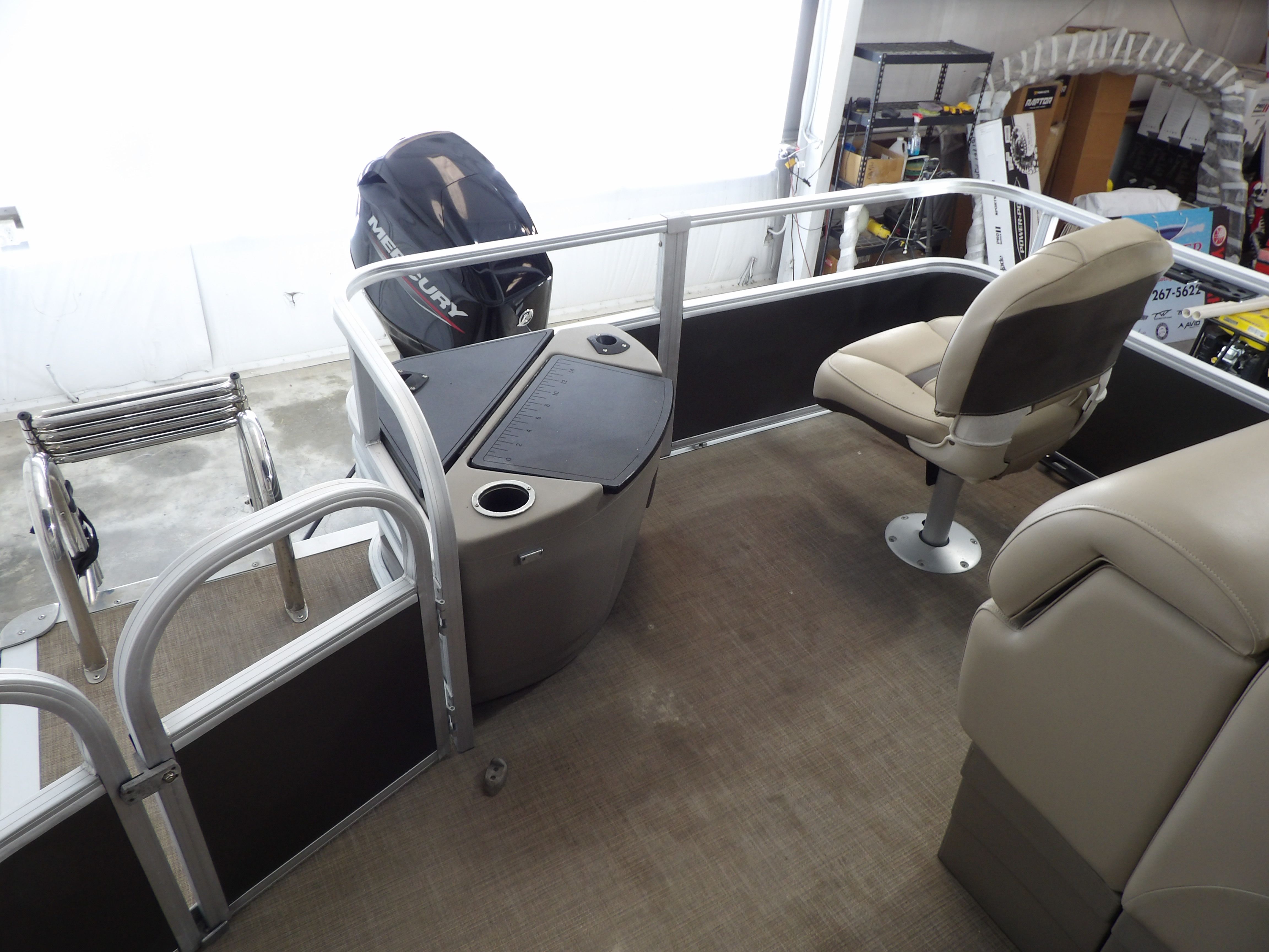 2023 Sun Tracker FB20DLX - 18
