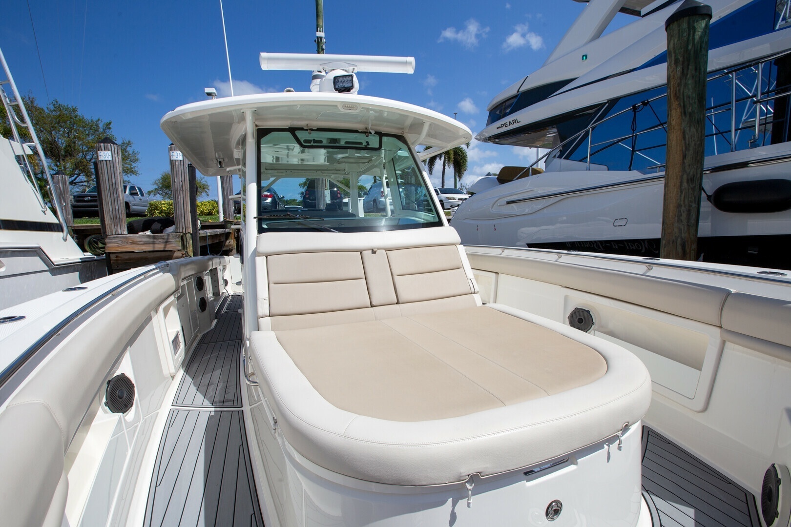 2019 Boston Whaler 380 Outrage - Image 8