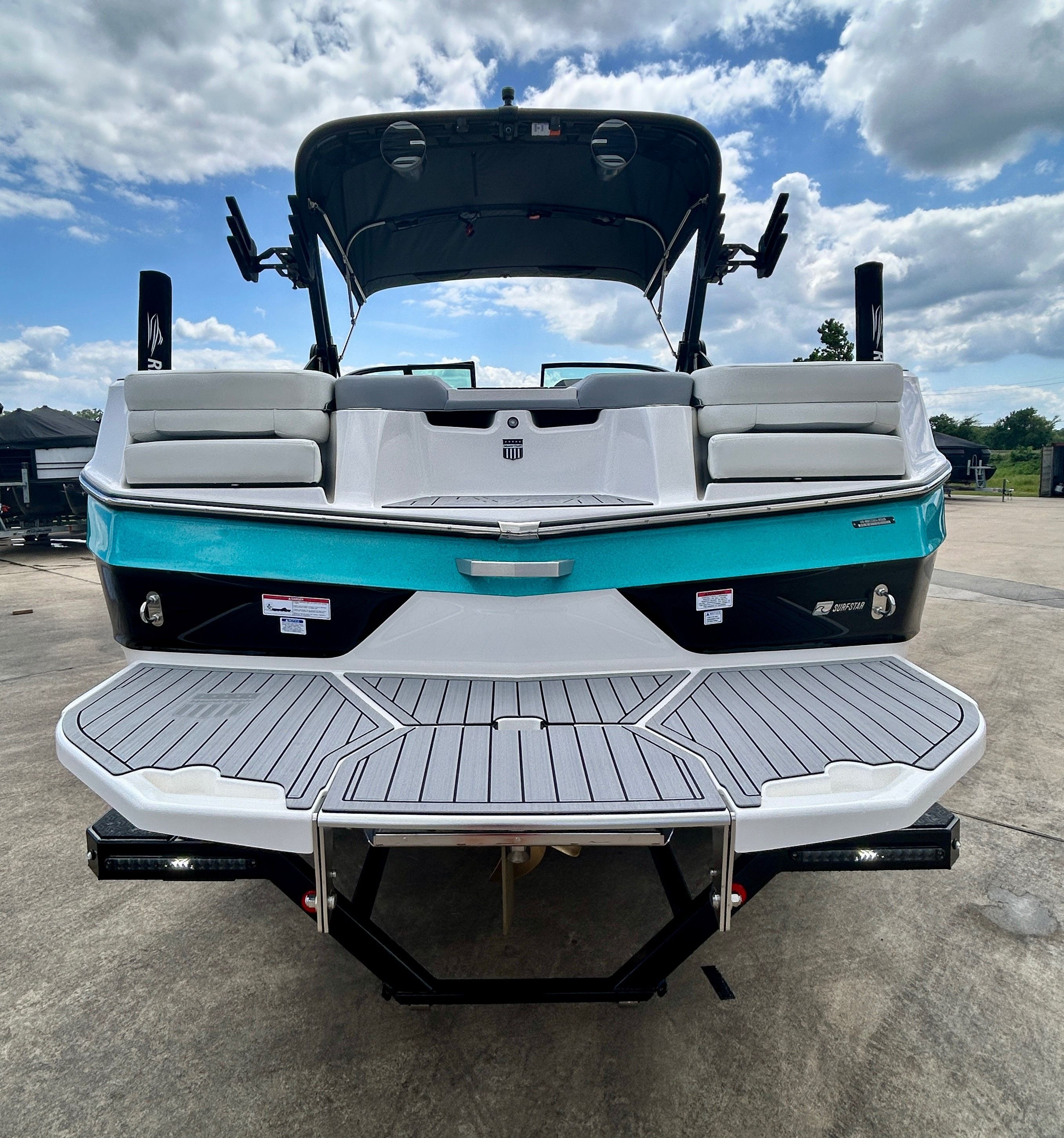 2026 MasterCraft XT22 - 11