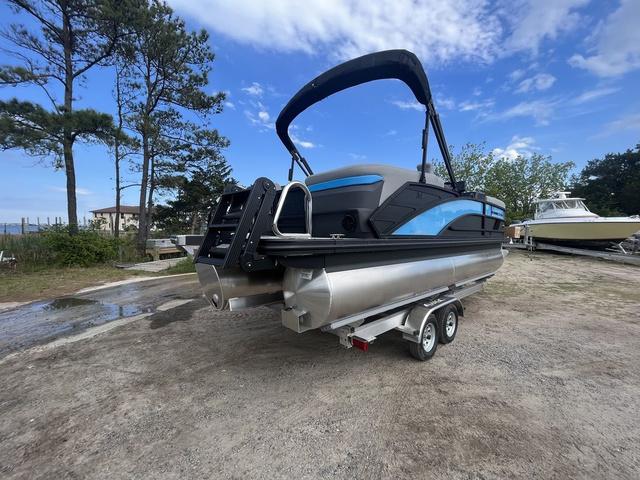 2025 Bennington M Quad Bench 22 MFB - 9