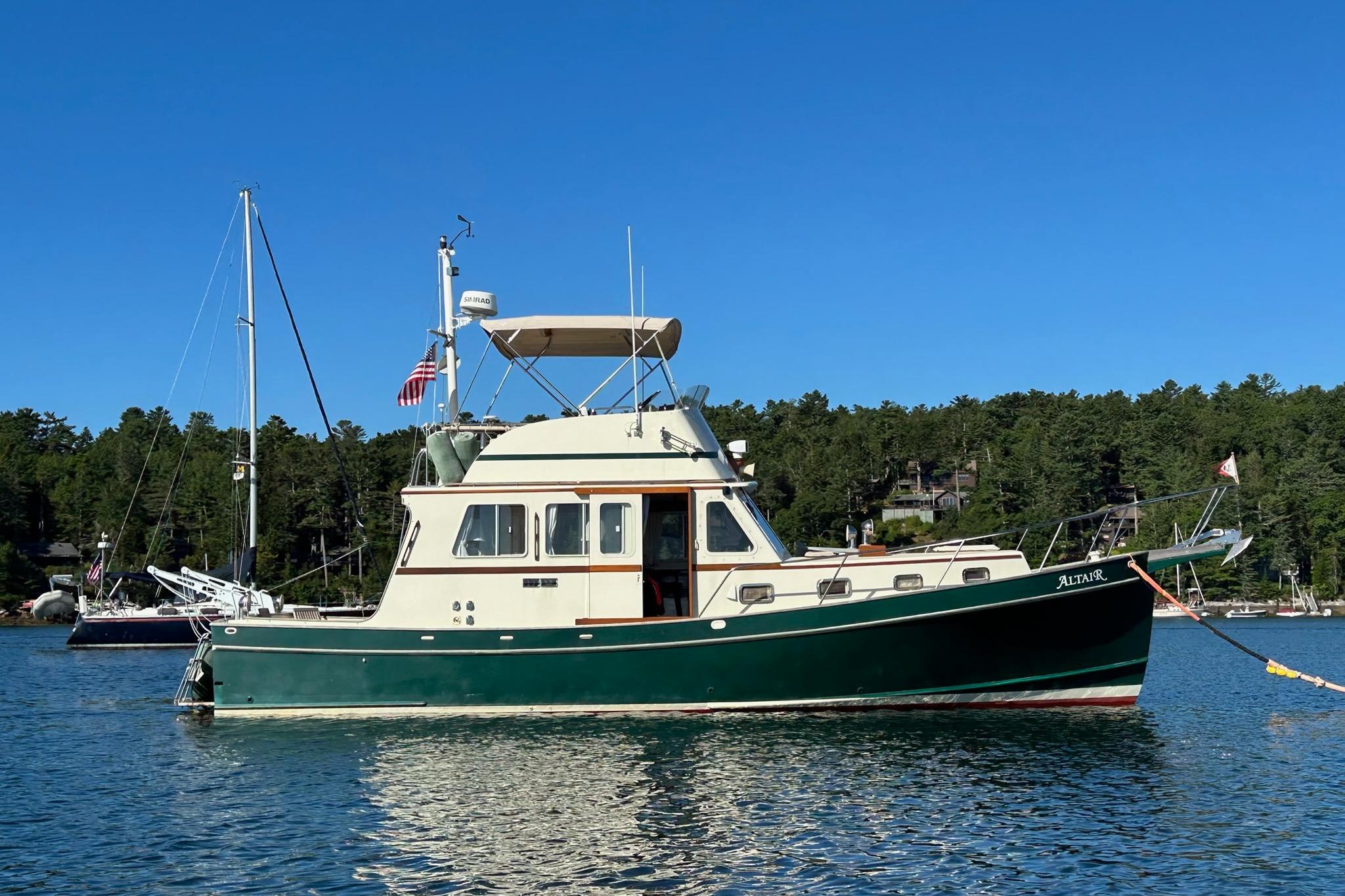1988 Custom Holland Wesmac-Foley Flybridge Cruiser