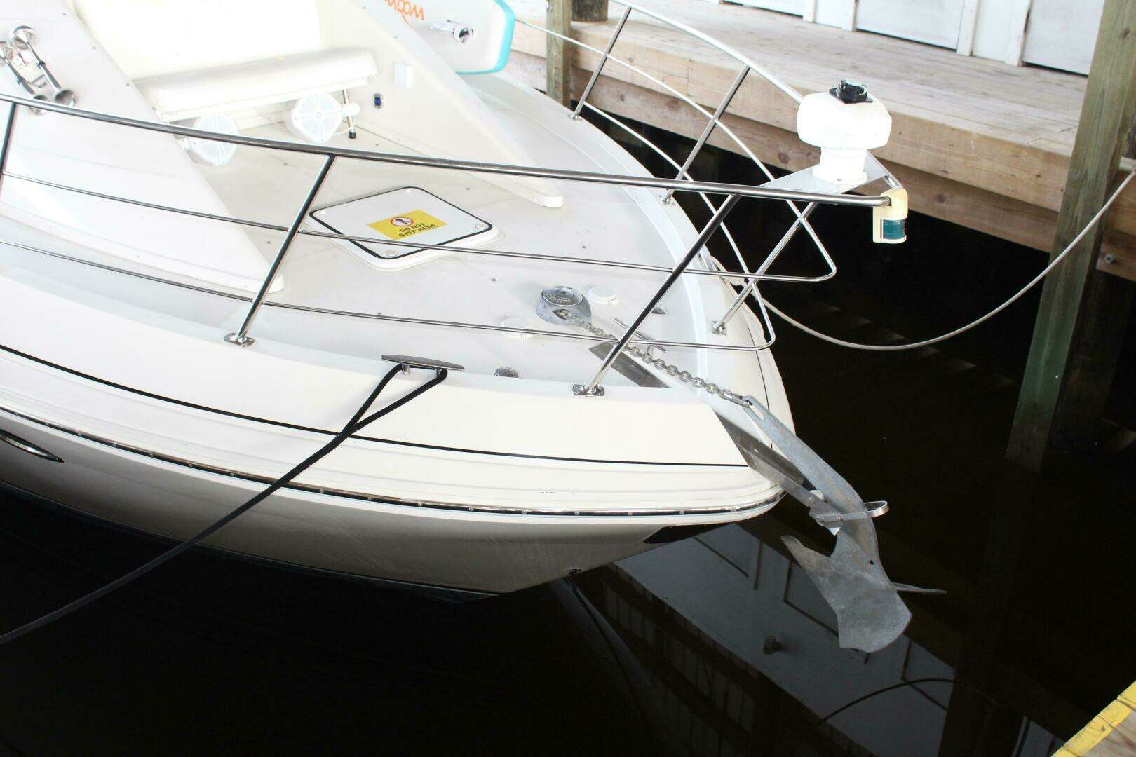 2004 Carver 360 Mariner - Image 30