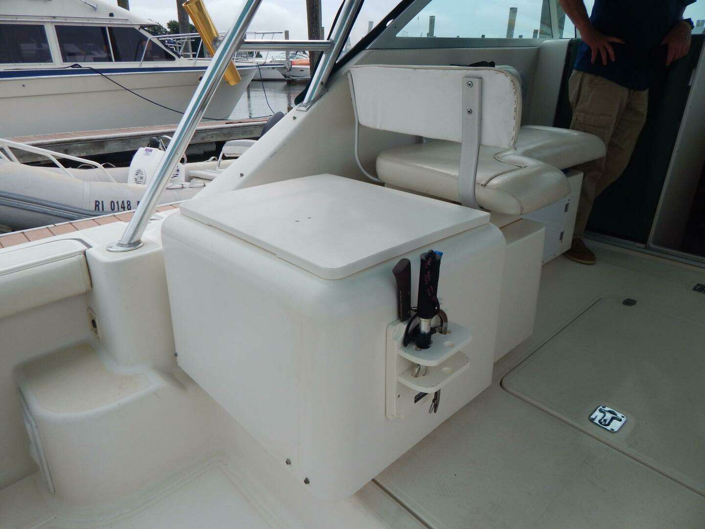 1998 Pursuit 3000 Express - Image 5