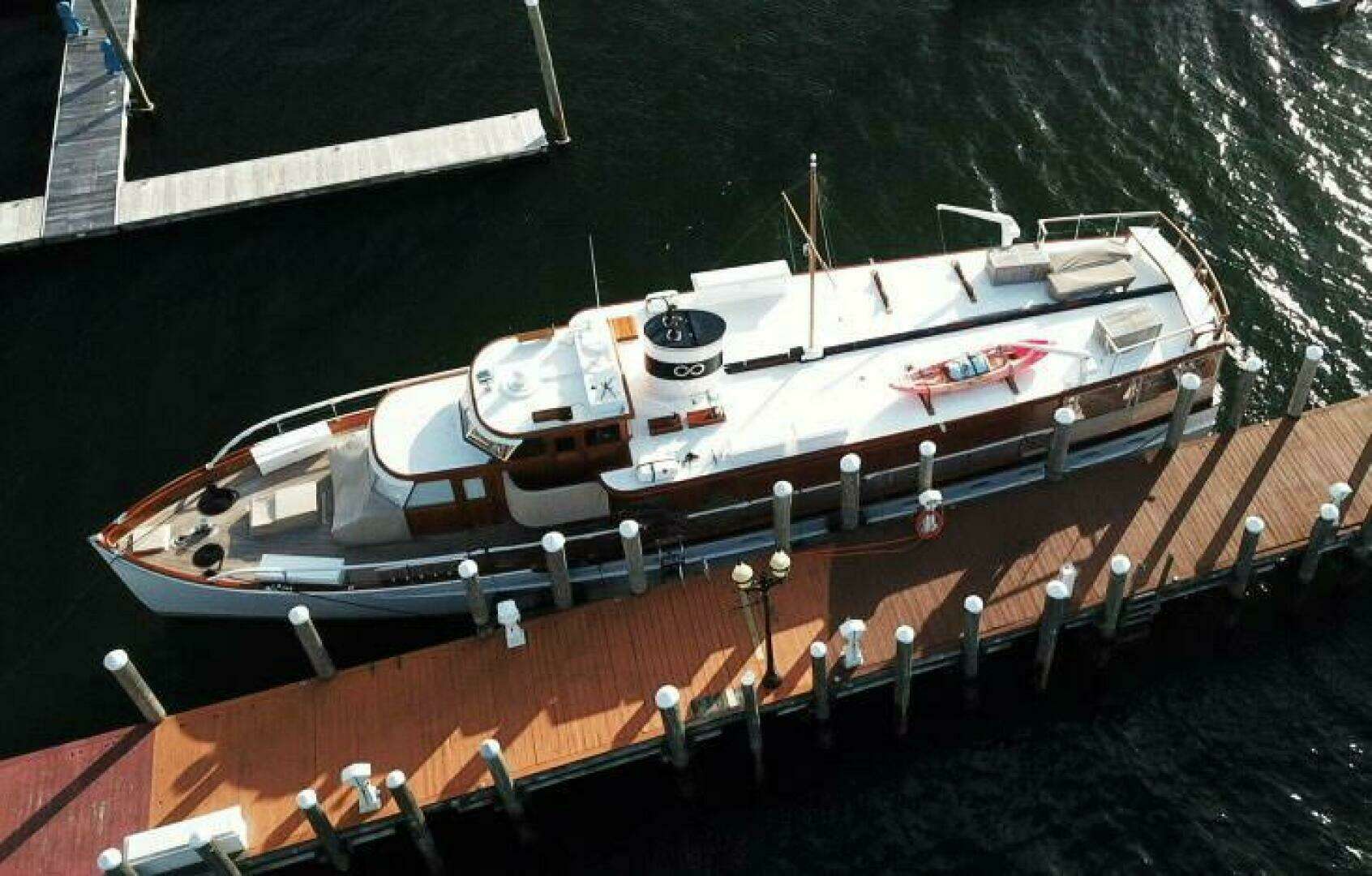 1947 Trumpy Raised Pilot House - Image 19
