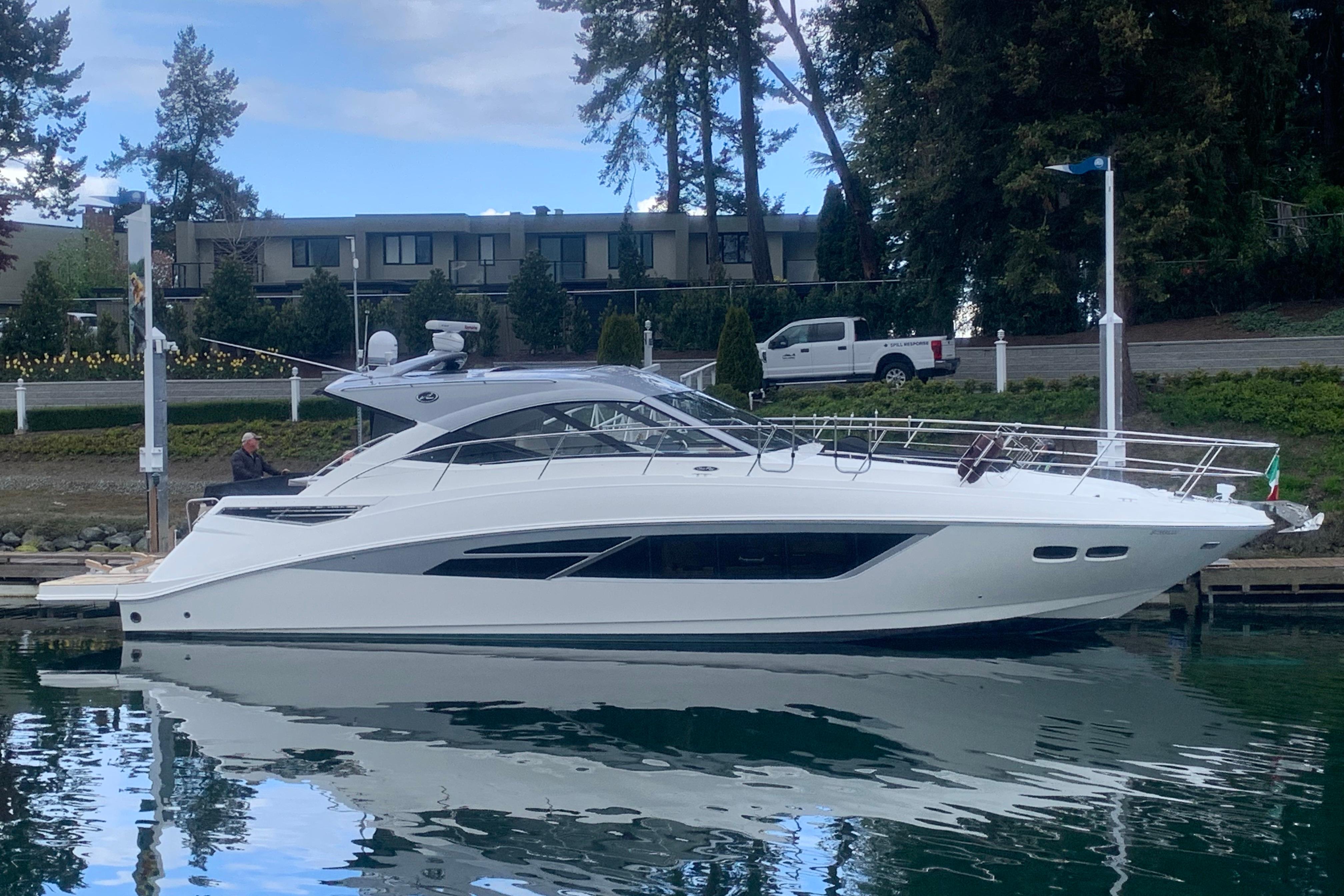 2018 Sea Ray Sundancer 510 Signature