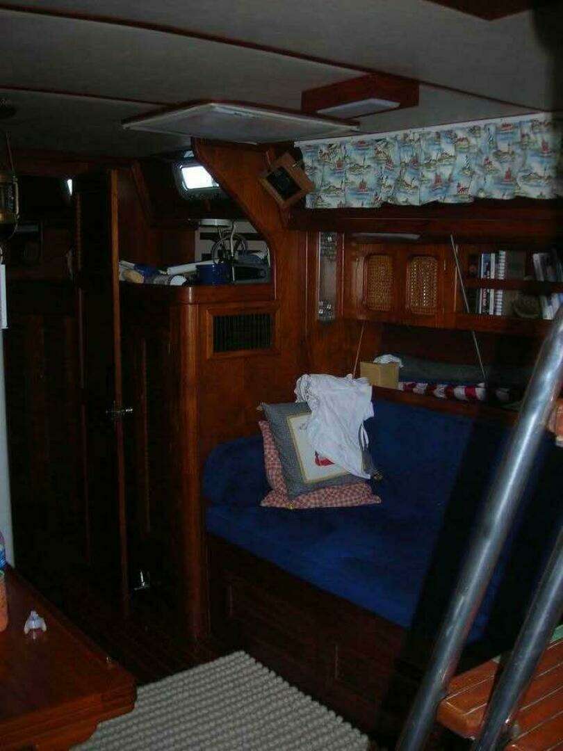 1986 Endeavour 42 CC - Image 16