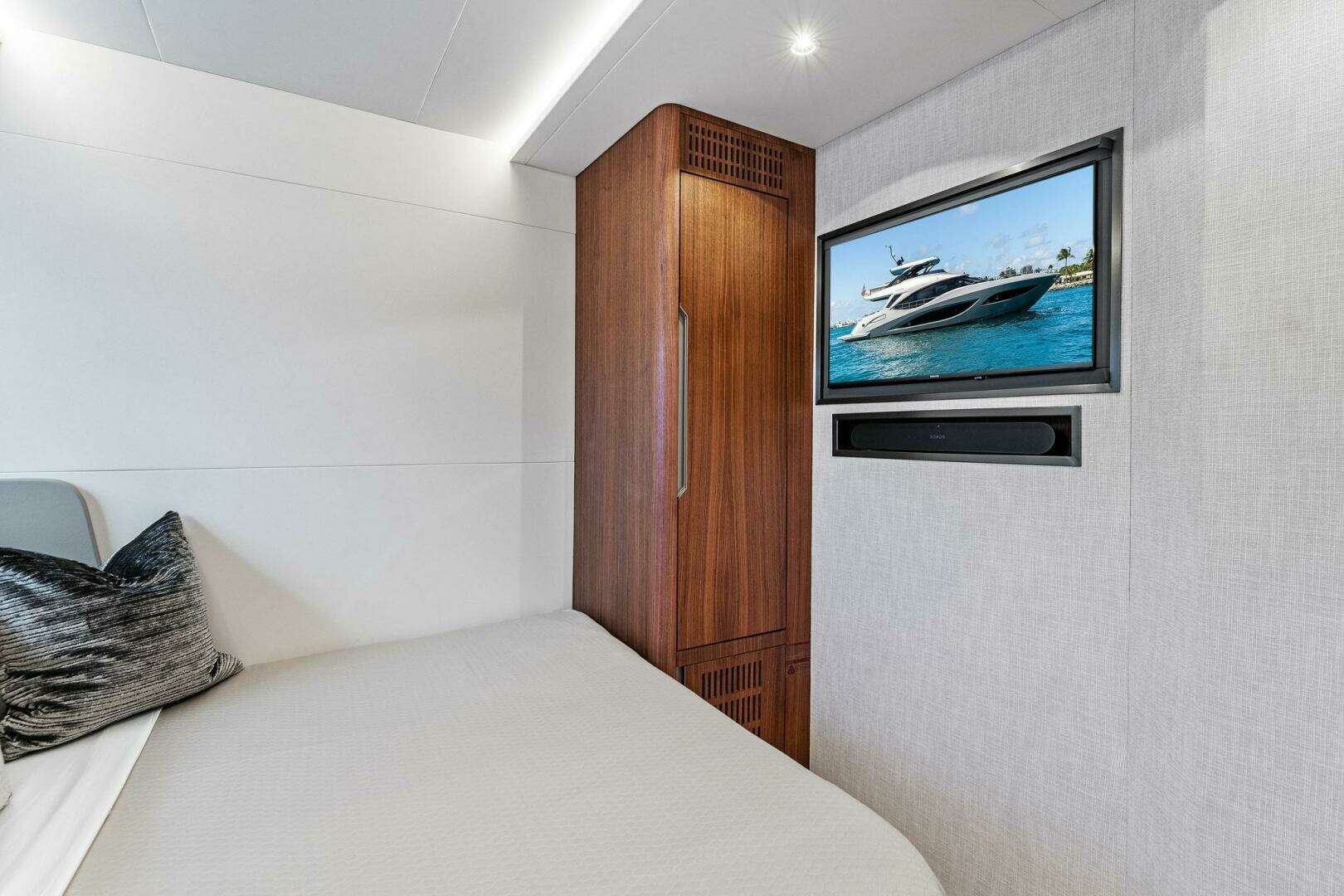 2024 Aquitalia Yachts Flybridge - Image 40